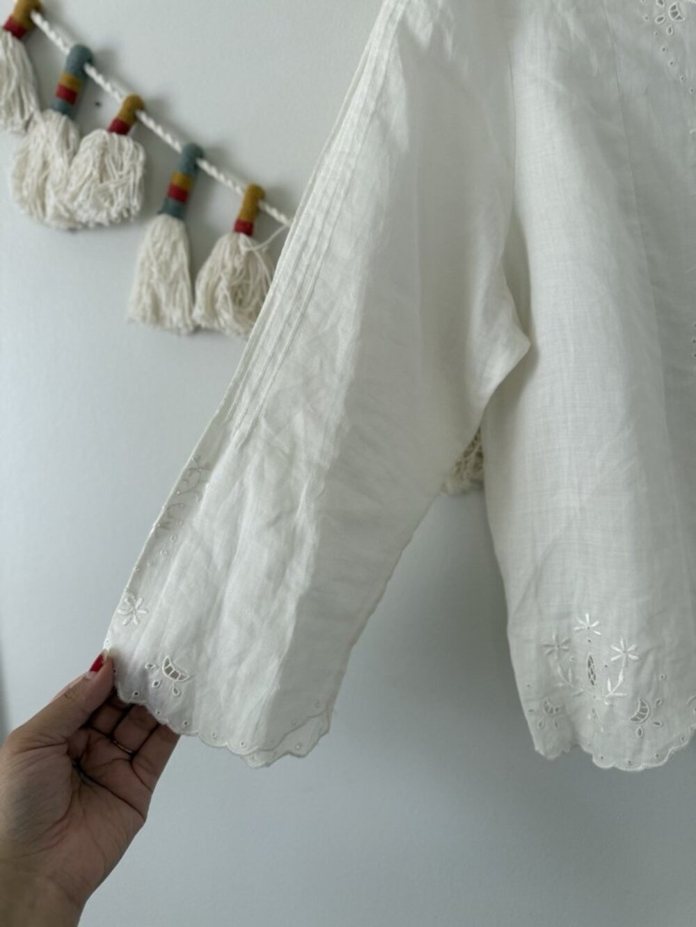 Vintage Cabi 100% Linen Eyelet Embroidered Button Down Top Delicate Cottage XL - Picture 3 of 11